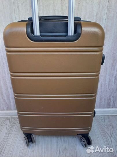 Чемодан на колесах