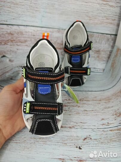 Сандали для мальчика новые 22-26р