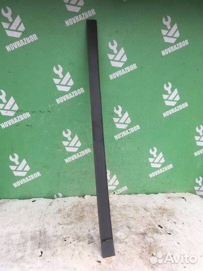 Молдинг передней левой двери Вольво C40