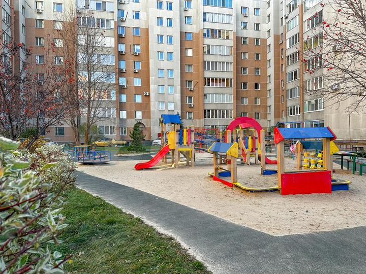 2-к. квартира, 79,8 м², 9/9 эт.