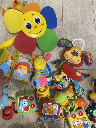 Большой пакет игрушек для малыша