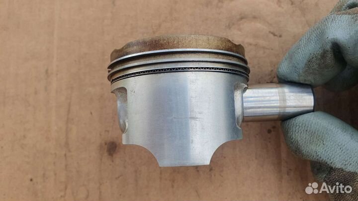 Поршень Suzuki GSX-400R