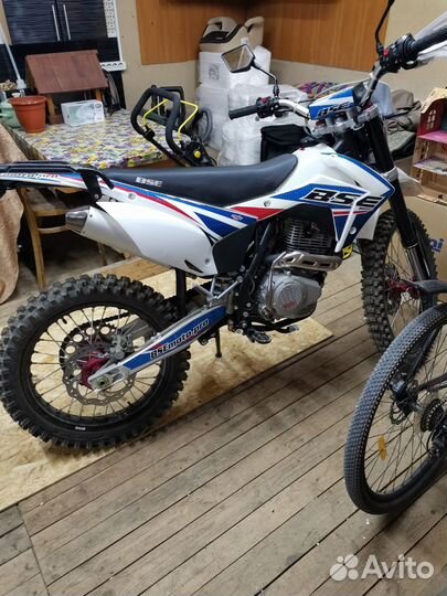 Мотоцикл Bse Z3Y 21/18