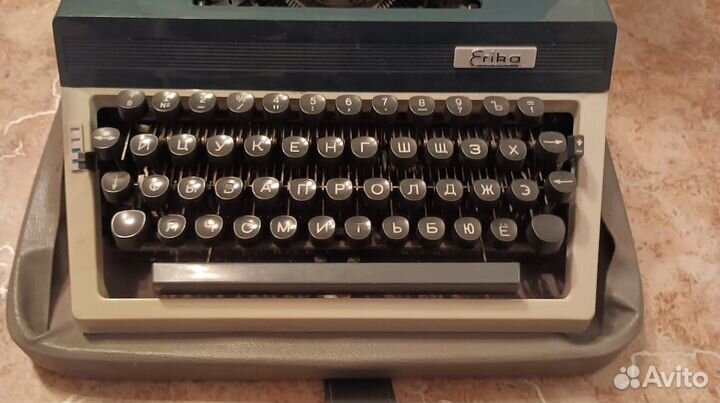 Печатная пишущая машинка Erika Mod.40