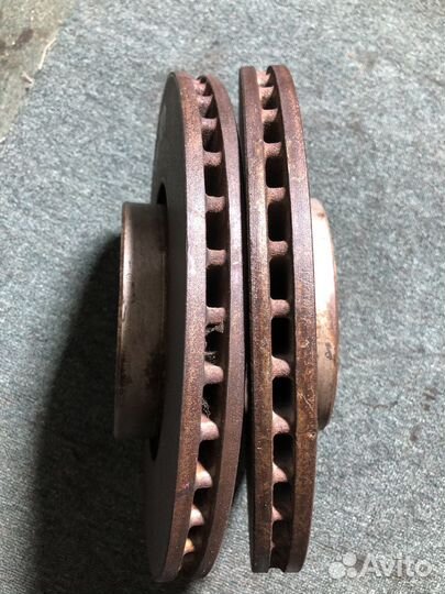 Тормозные диски передние VW Touran