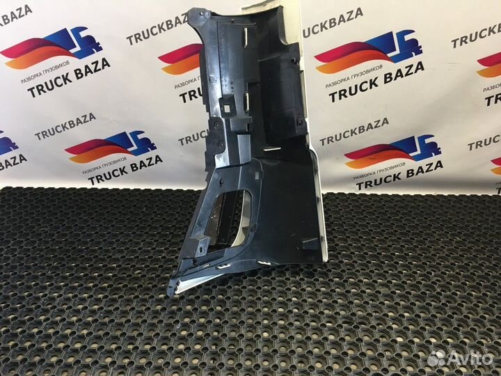 Дефлектор кабины правый Mercedes-Benz Axor