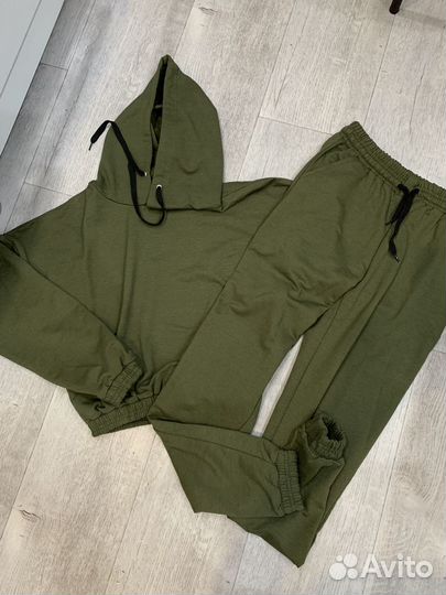 Спортивный костюм женский