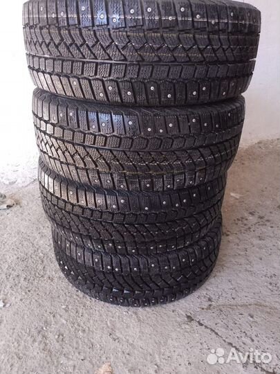 Viatti Brina Nordico V-522 205/50 R17 89T