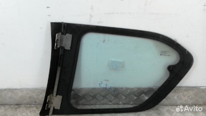 Стекло боковое Kia Carnival