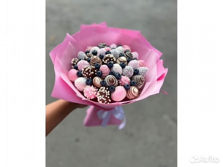 Подарочная коробка клубники в шоколаде KLL-4219