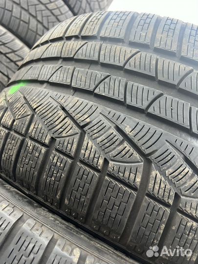 Pirelli Winter Sottozero 240 Serie II 285/35 R20