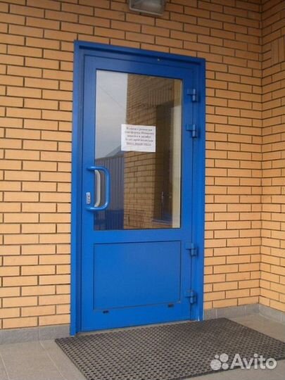 Входная алюминиевая дверь