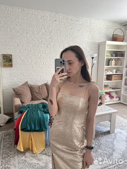 Золотое платье в пол с пайетками xs