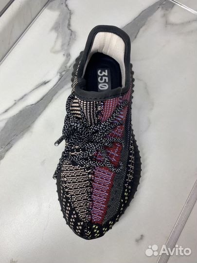 Кроссовки женские изики