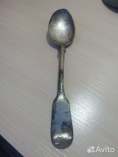 Старинные ложки и часы