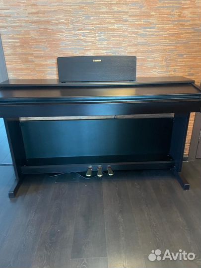 Цифровое пианино Yamaha YDP-144 палисандр