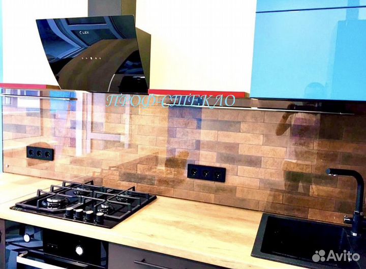 Стеклянные прозрачные фартуки (скинали, экран)