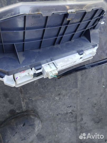 Щиток приборов таета витц/Toyota Vitz 98-05г МКПП