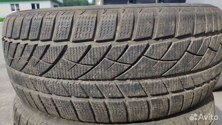 Effiplus Epluto II 215/55 R17 94R
