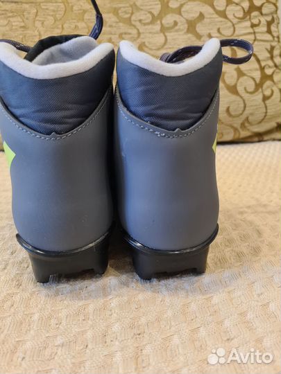 Лыжные ботинки