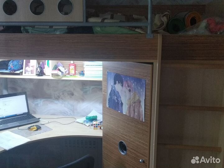 Детская кровать чердак со столом и шкафом