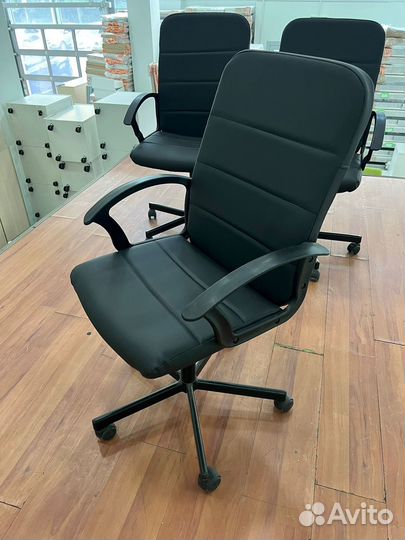 Офисное кресло