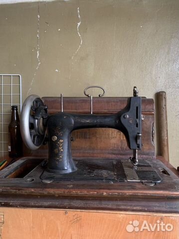 Швейная машинка Зингер ножная