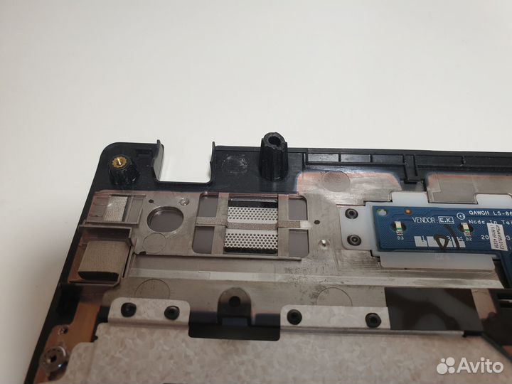 Топкейс Lenovo P580, P585, N580, N585 дефект