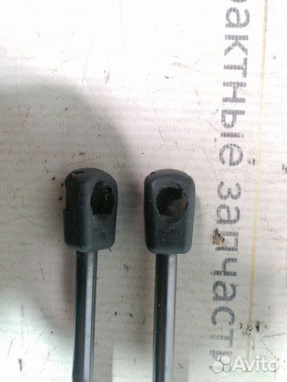 Амортизатор крышки багажника Skoda Rapid NH3 1.6