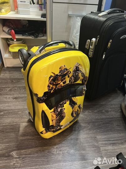 Чемодан на колесах детский