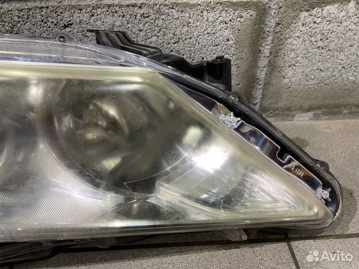 Фара передняя правая Toyota Camry AVV50-1002911