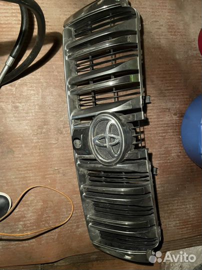 Решетка радиатора на toyota land cruiser prado 150