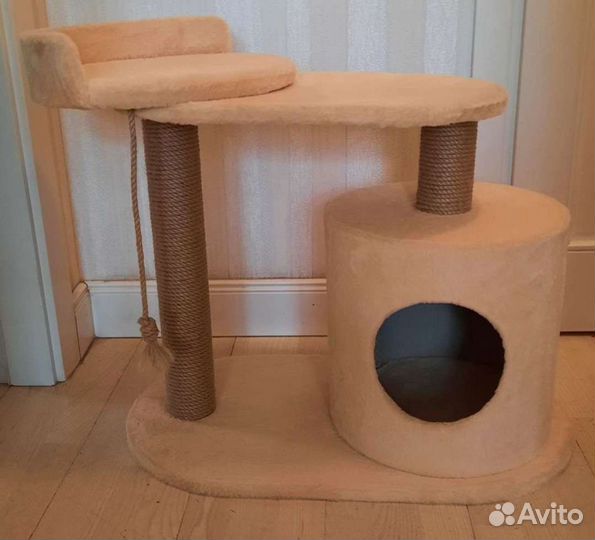 Домик, когтеточка,переноска, лежак,миски, туалеты