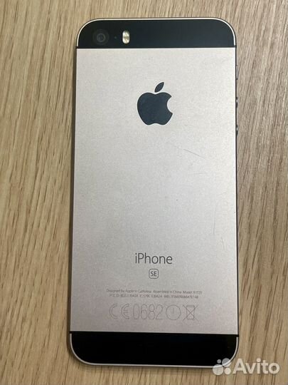 iPhone SE, 32 ГБ