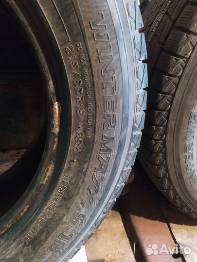 Dunlop Winter Maxx SJ8 215/65 R16