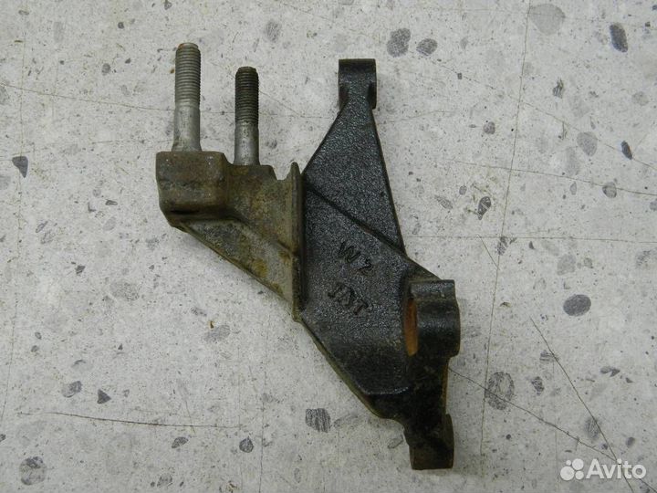 Кронштейн двигателя правый Kia Rio 2 JB 2005-2011