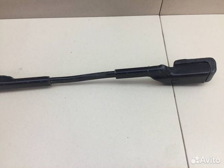 Поводок стеклоочистителя передний левый Volkswagen