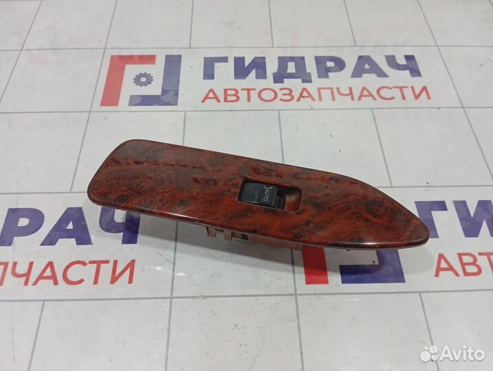 Кнопка стеклоподъемника переднего левого Toyota Land Cruiser (J100) 84810-60050