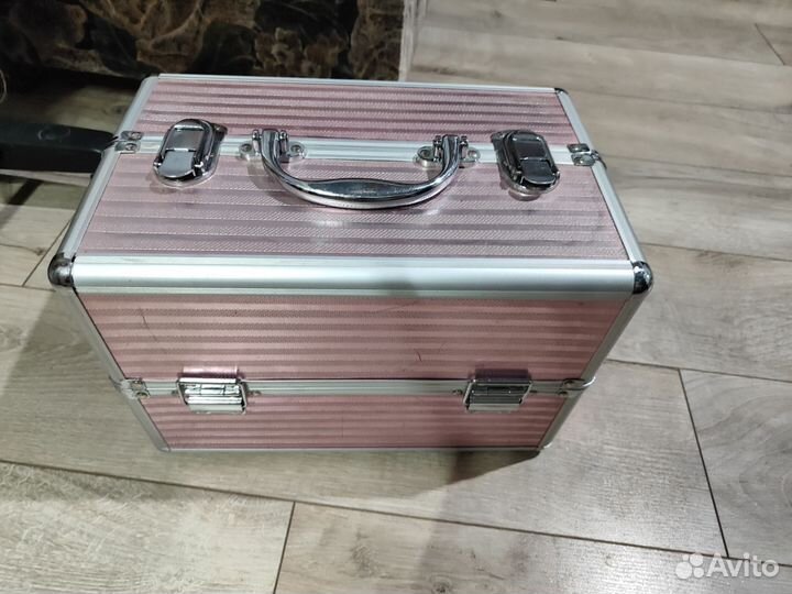 Чемодан, сумка визажиста Mary kay