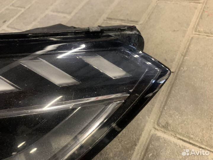 Фара правая audi a4 с дефектом 8w0941034d