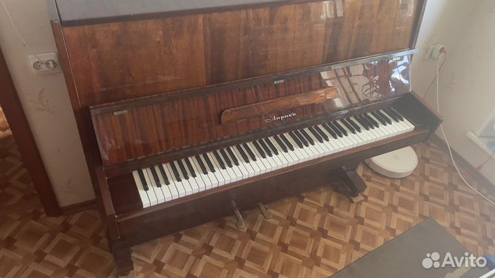 Пианино «Лирика»
