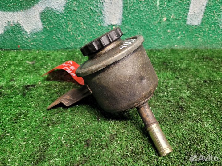 Бачок гидроусилителя Toyota Hiace