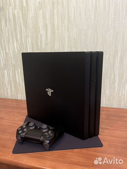 Sony PS4 pro 1 tb в идеале не вскрывалась