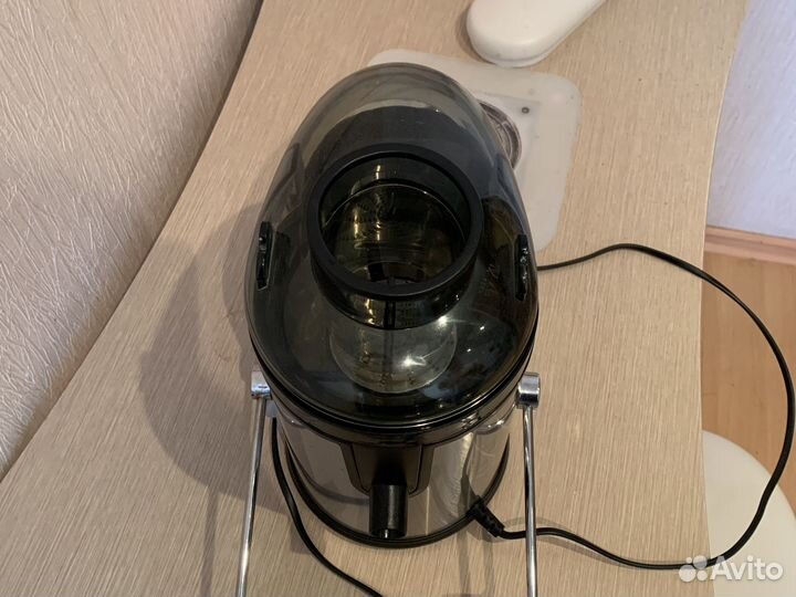 Соковыжималка Smile JE 2305