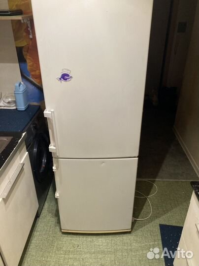 Холодильник liebherr бу работающий