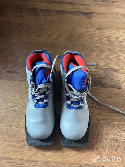 Лыжные ботинки
