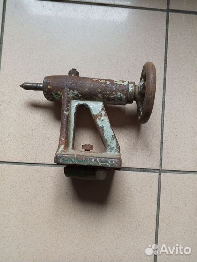 Задняя бабка