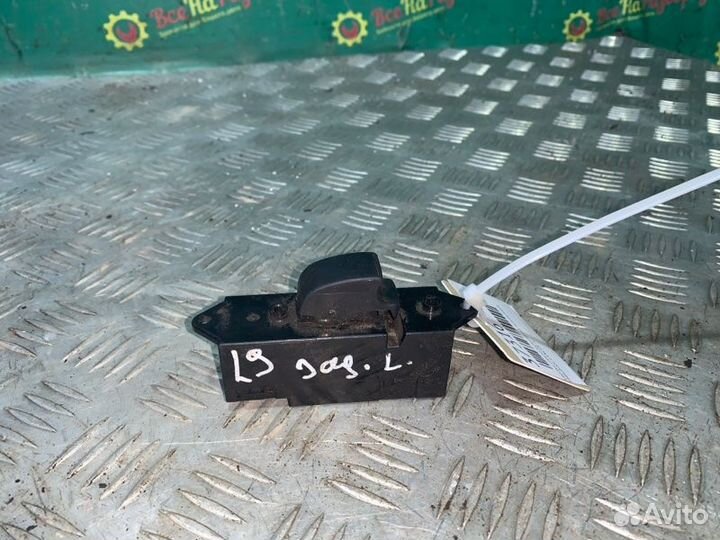 Кнопка стеклоподъемника задняя левая Mitsubishi