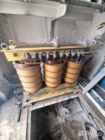 Трехфазный трансформатор