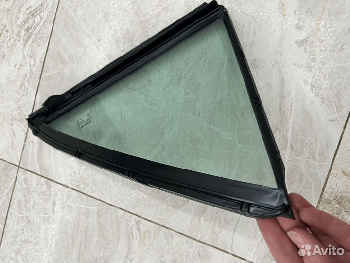 Форточка двери задней правой Камри V50, V55